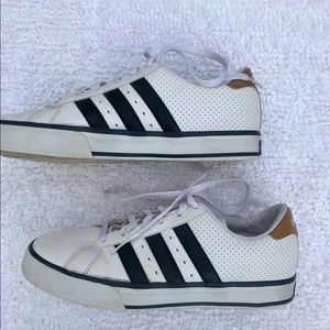 Adidas sneakers. Size 8 1/2